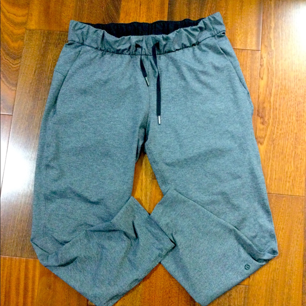 Lululemon on the fly pant size 8